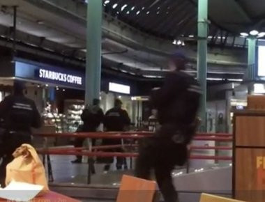 Ντοκουμέντο: Η στιγμή που οι αστυνομικοί πυροβολούν τον ένοπλο στο αεροδρόμιο του Άμστερνταμ (βίντεο)